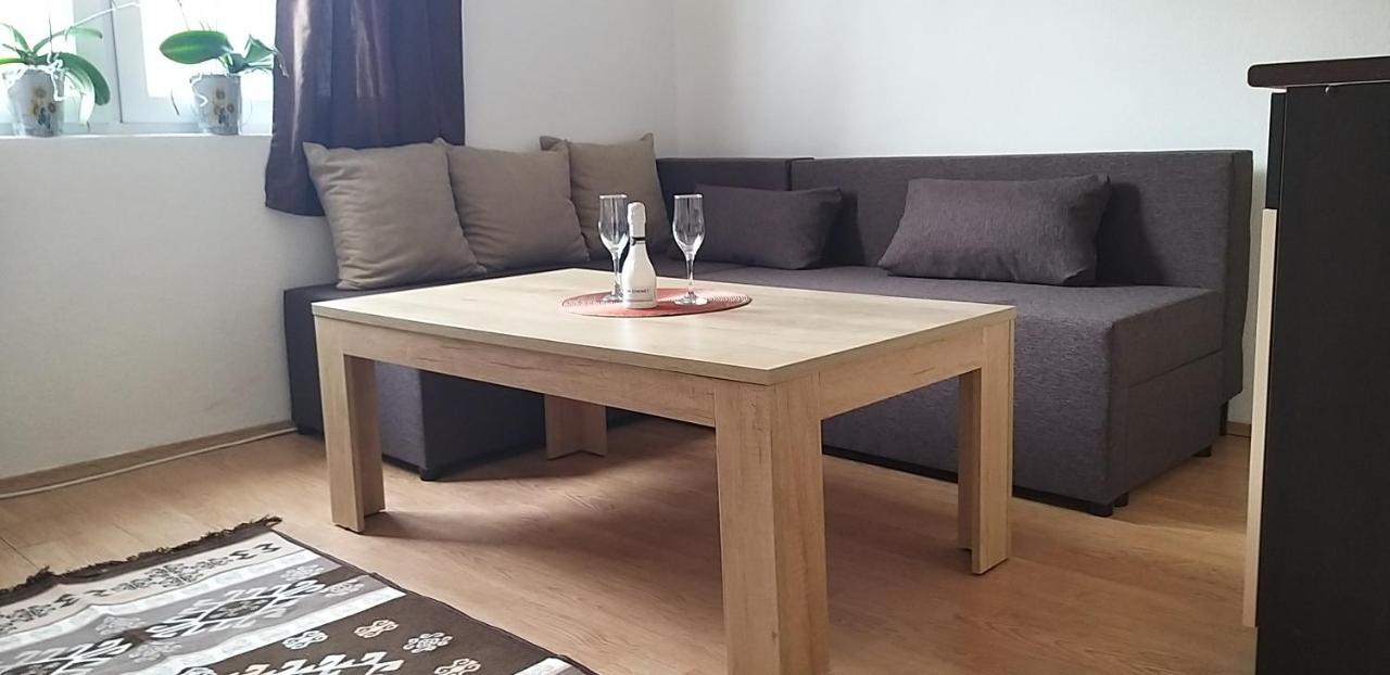 Apartment Sajra Kulen Vakuf Extérieur photo